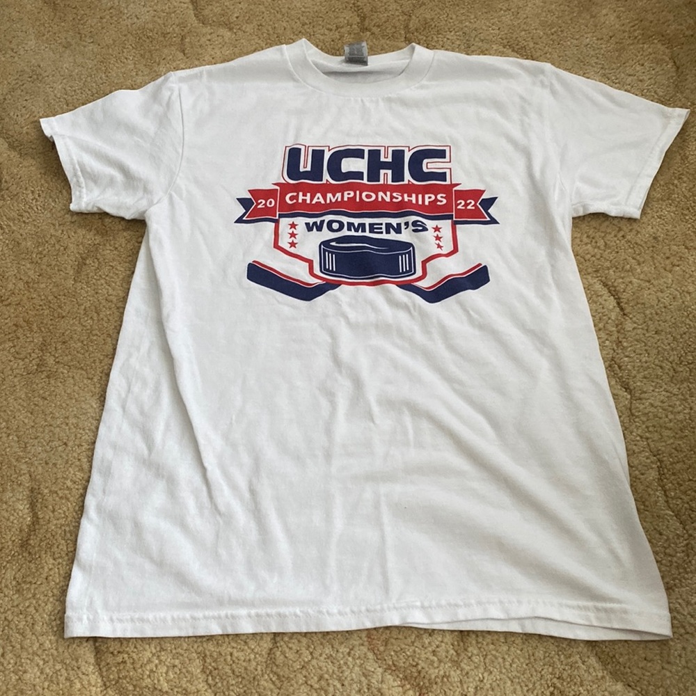 Unisex size small women’s championship hockey tee shirt